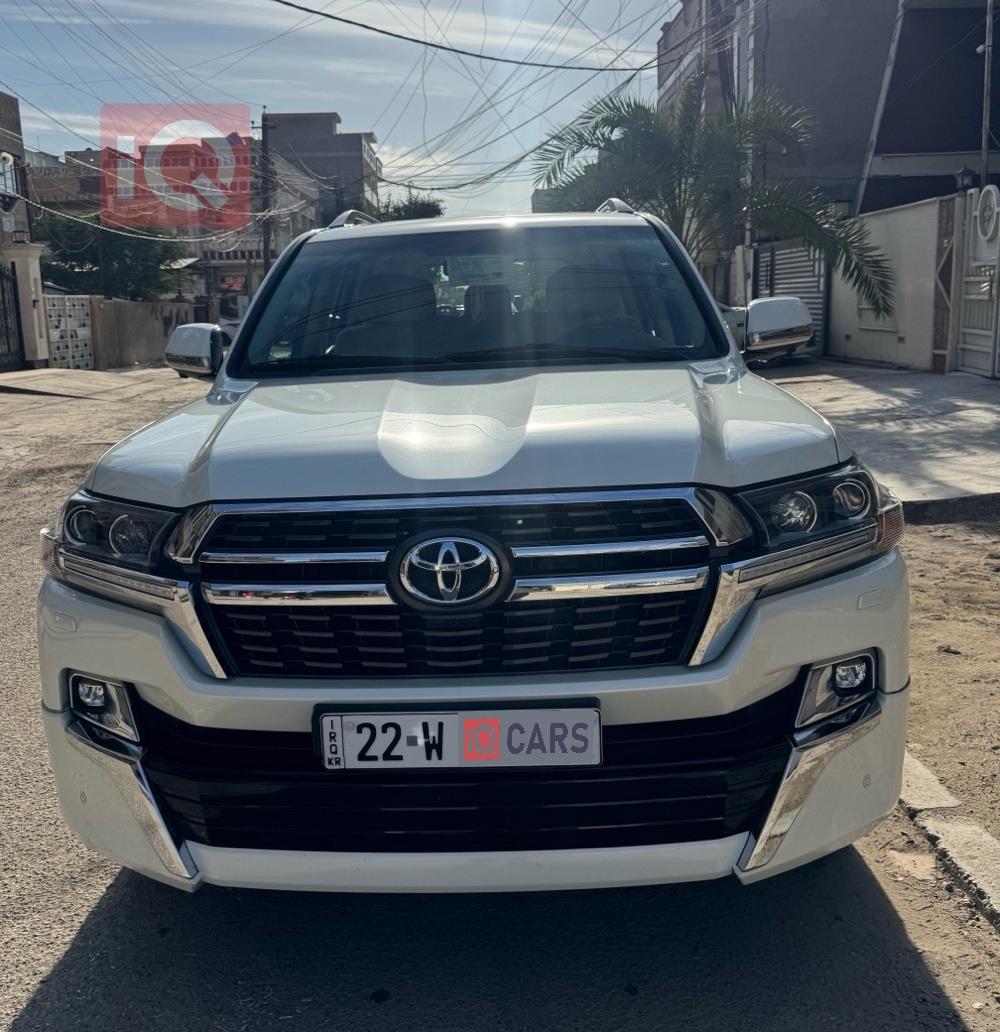 تۆیۆتا لاند کروزەر